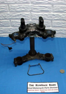 TRIPLE TREE front suspension clamp ----- 1980 YAMAHA XS850 MOTORCYCLE - Picture 1 of 2