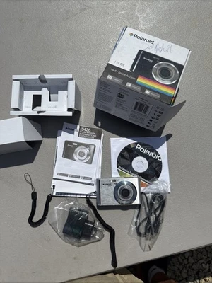 Polaroid iS624 Silver 16 MP 6x Optical Zoom Digital Camera No Battery - Image 1 of 4