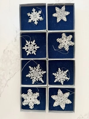 Juego de 6 adornos vintage de copo de nieve de vidrio Opelle Giftware de Corning Foto 1 de 2