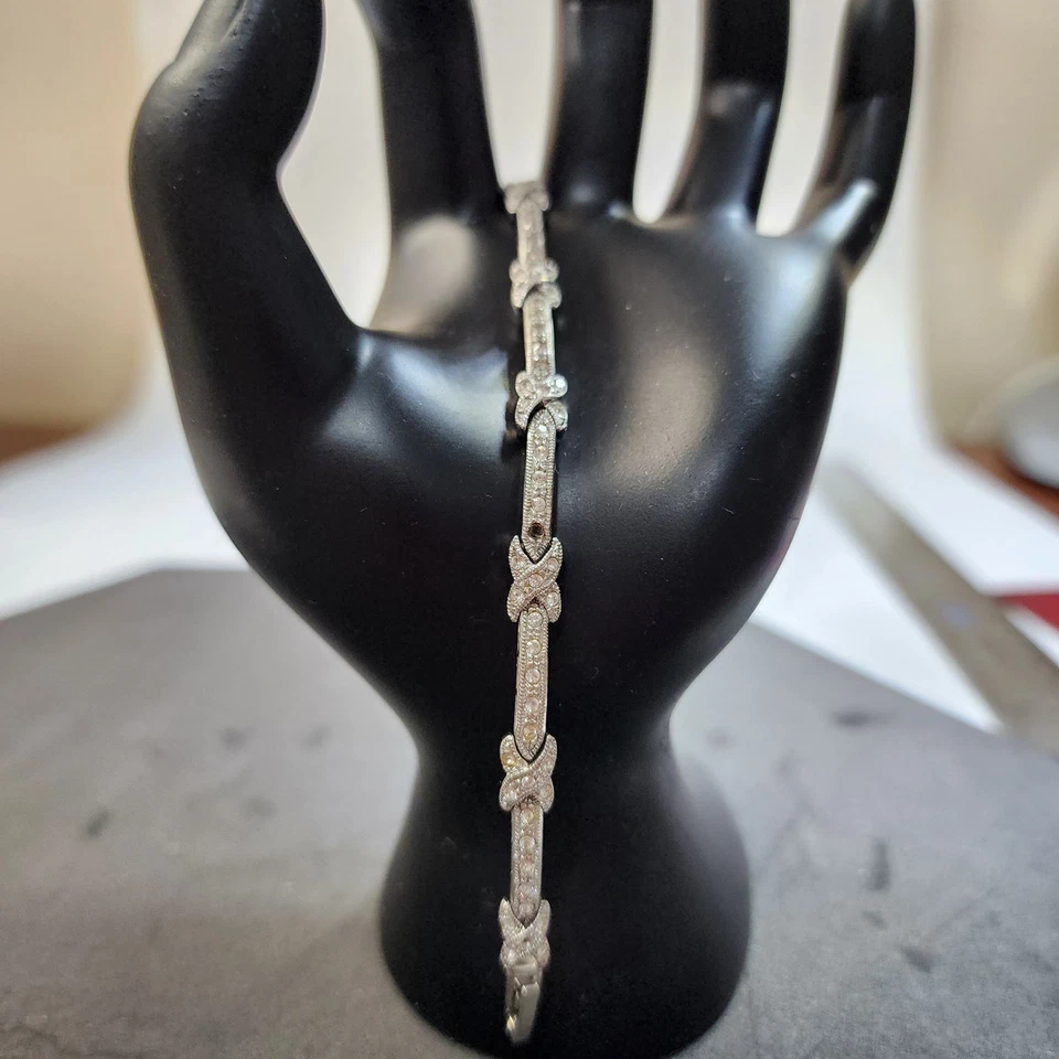 Nadri Tennis Bracelet Cubic Zirconia Women Crystal XO Link 7 Inch Clasp Jewelry - Image 1 of 4