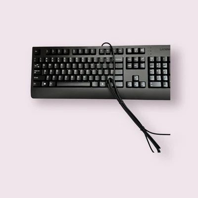 Teclados Lenovo con cable usados en excelente estado Foto 1 de 4