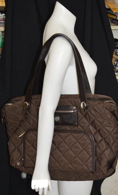 KNOMO LOLA BOLSA DE LAPTOP TECIDO ACOLCHOADO MARROM CHOCOLATE 16 POL - Imagem 1 de 4