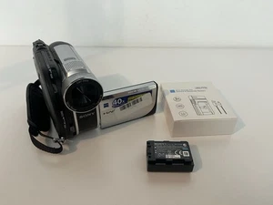 SONY - DCR-DVD610E - Handycam Video Camera Camcorder + Battery & Charger - Picture 1 of 9