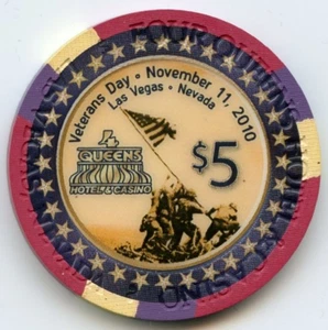 $5 Four Queens Veterans Day LE (#438) Chip Downtown Las Vegas 2010 - Foto 1 di 2