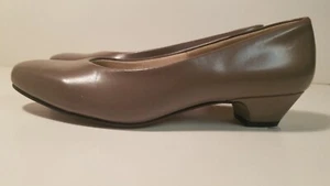 Womens Pump Shoes - Low Chunky Heal - Picture 1 of 3