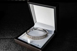 LOOK! Boxed, Diamond and 9ct White gold, hallmarked, top hinged bangle/bracelet - Picture 1 of 5