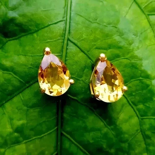 Tachuela solitario para mujer citrino creado en laboratorio corte pera de 2 quilates acabado oro amarillo de 14 quilates Foto 1 de 3