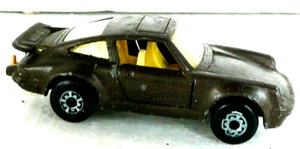 VINTAGE FIAMMIFERO SUPERFAST TURBO PORSCHE # 3 PORTE APERTO 1/64 AUTO MARRONE - Foto 1 di 5