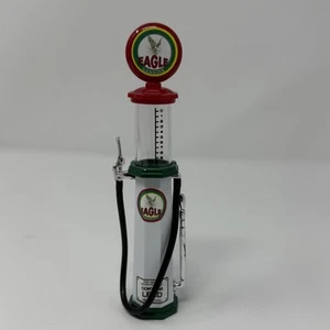 BOMBOLA POMPA BENZINA AQUILA VINTAGE SCALA 1/18 BY ROAD SIGNATURE 98612 - Foto 1 di 4