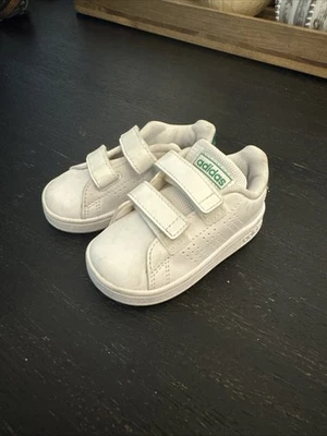 adidas Smith Youth Size 6  Toddler Sneakers Green/White - Image 1 of 4