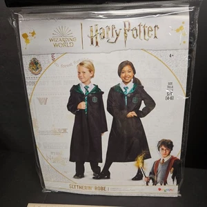 Costume Halloween Harry Potter CASA DI SERPEVERDE bambino bambino piccolo 4-6 NUOVO! - Foto 1 di 9