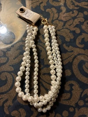 Gargantilla Anthropologie Serefina para mujer de tres hebras de perlas Foto 1 de 3