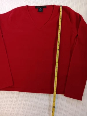 Yansi Fugel Women’s Cashmere Sweater. Pullover V-Neck. Sz Medium, red - Image 1 of 4