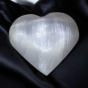 Talla de corazón de cristal de selenita (3) - Imagen 1 de 10