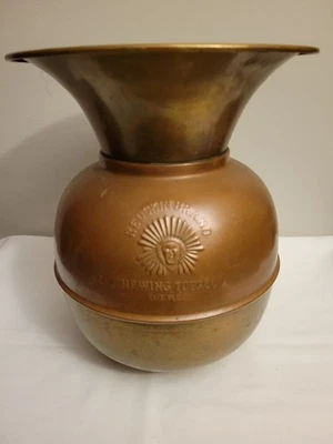 TABACO DE MASCAR VINTAGE MARCA PIEL ROJA 11"" DE ALTO ESCUPITAJO DE LATÓN Foto 1 de 3