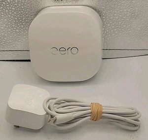 Eero 6 Plus Dual Band Mesh Wi-Fi 6 Router R010001 i kable - Zdjęcie 1 z 6