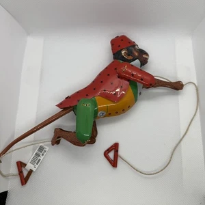 Neuwertige Vintage mechanische Pressdose Litho kletternder Affe MS244 funktioniert in Box - Bild 1 von 2