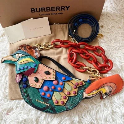 Auténtico Bolso Bandolera Burberry The Beasts Collection Falcon Cuero Retazos Multi Foto 1 de 4