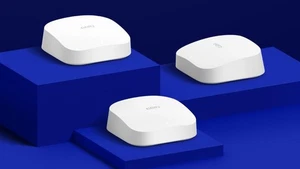 eero Pro 6 AX4200 Tri-Band Wi-Fi Mesh System - biały (opakowanie 3 urządzeń) - Zdjęcie 1 z 4