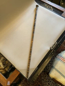 Antiguo bastón para caballero con cuentas de cuerno apilado de arte popular - Imagen 1 de 9