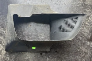 Conducto de aire delantero Porsche Cayman S 981, diestro (lado del conductor del Reino Unido) 981.575.322.03 - usado - Imagen 1 de 3