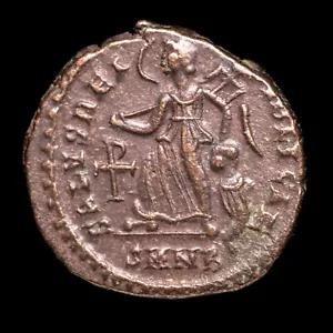 Valentinian II - SALVS REIPUBLICATE, Nicomedia - 14mm / 1,33gr. - Bild 1 von 3