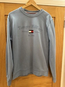 GORGEOUS TOMMY HILFIGER 1985 LOGO CREW NECK Sweatshirt Jumper BABY BLUE - MEDIUM - Picture 1 of 14
