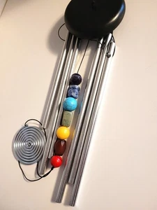 Woodstock Chakra Glockenspiel von Gary Kvistad - Windspiel mit sieben Steinen - mit Box - Bild 1 von 7