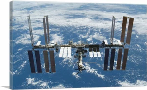 ARTCANVAS International Space Station Above a Blue Earth Canvas Art Print - Bild 1 von 15