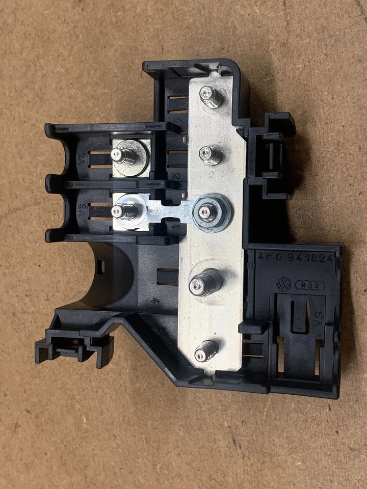 2005-2006 AUDI A6 QUATTRO PORTA-CAIXA DE FUSÍVEIS 4F0941824 FABRICANTE DE EQUIPAMENTO ORIGINAL - Imagem 1 de 4