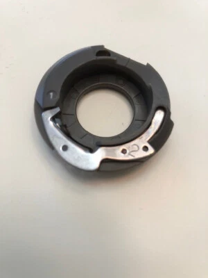 Singer 900 920 925 1030 1036 1200 Top Loading Sewing Machine Bobbin Case #383386 - Image 1 of 2