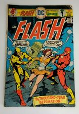 DC Comics THE FLASH #237 (Nov, 1975) (1959 1st Series) Mike Grell Green Lantern!