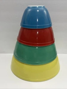 Vintage Pyrex Farben verschachtelte Rührschüsseln gelb, rot, grün und blau - Bild 1 von 11