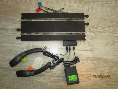 Hornby SCALEXTRIC Nascar 16V POWER BASE, C977W Power Supply + 2 Controllers  NOS - Image 1 of 4