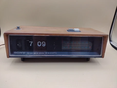 VTG Sony Digimatic Alarm Clock Radio W/Wood Case Pre-owned Works -Parts Only Cover