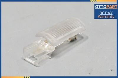 2006-2012 Mercedes R350 Rear Right Inner Courtesy Light Map Lamp A164820032 OEM - Image 1 of 4