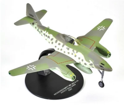 MESSERSCHMITT ME-262 A-1A ADOLF GALLAND 1945 -Atlas- FIGHTERS OF IIWW - 1/72 - Image 1 of 3
