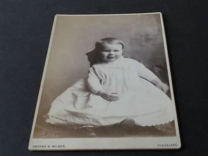 1890’s - Pretty Child - Cabinet Photo by Decker & Wilber Art Studio - Cleveland, OH. - Bild 1 von 2