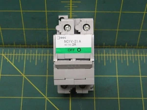 IDEC NC1V-2100-3AA Circuit Protector 2 Pole Current Trip 3 Amp Medium Time Delay - Picture 1 of 6