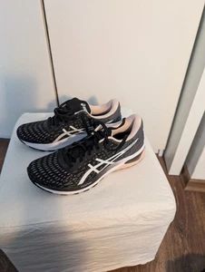 Asics Schwarz Rosa Laufschuhe 40,5 neuwertig, nur 1 X getragen, etwas zu schmal - Bild 1 von 5