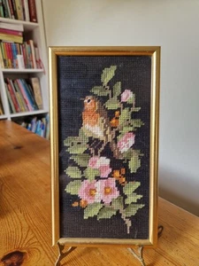 Vintage Hand-Stitched Tapestry Robin Bird Cottagecore Folk Art Needlepoint - Picture 1 of 6