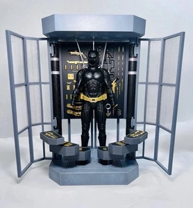 Batman Bruce Wayne LED Light 1/12 Armory Weapon Garage Removable Suit Accessory - Picture 1 of 5