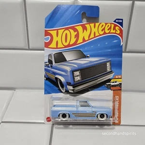 Hot Wheels '83 Chevy Silverado 9/10 Hot Trucks Card 157/250 - Picture 1 of 2
