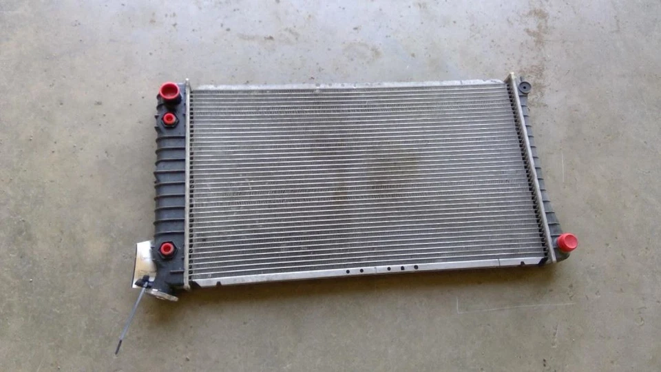 Radiator SE Fits 95-99 BONNEVILLE 643564 - Image 1 of 4