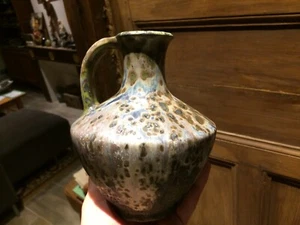 Seltener Steinzeugkrug mit irisierenden Motiven signiert Léon Castel Mont-Chevalier Cannes 19. Jh. - Bild 1 von 5