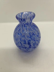 Gorgeous Vintage Art Glass Mottled White & Blues Round Bud Vase 4.5”T 3”W - Picture 1 of 17