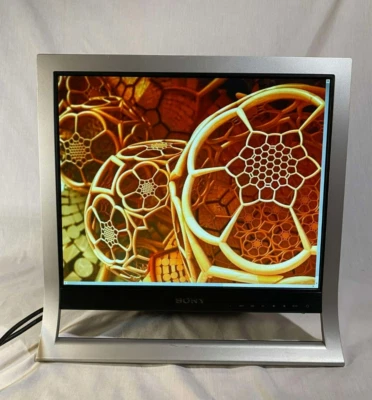 Sony SDM-HS75P Monitor 17" TFT LCD Color Computer Display W Power Cord - Image 1 of 4