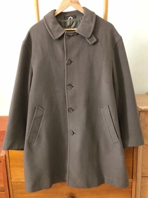 BILL BLASS MEN WEAR MEN'S OVERCOAT*GOOD PRE-OWNED CONDITION/SIZE BY MEASUREMENT* - Image 1 of 4
