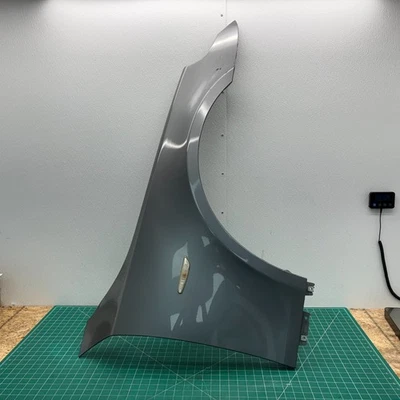 04-10 Guardabarros derecho BMW E60 E61 528i 535i 550i M5 gris espacial metálico A52 OEM Foto 1 de 4