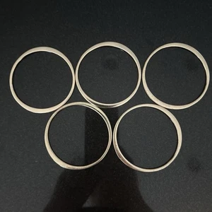 Lot of 5 Gold Tone Bangle Bracelets, Identical in Great Condition - Picture 1 of 8